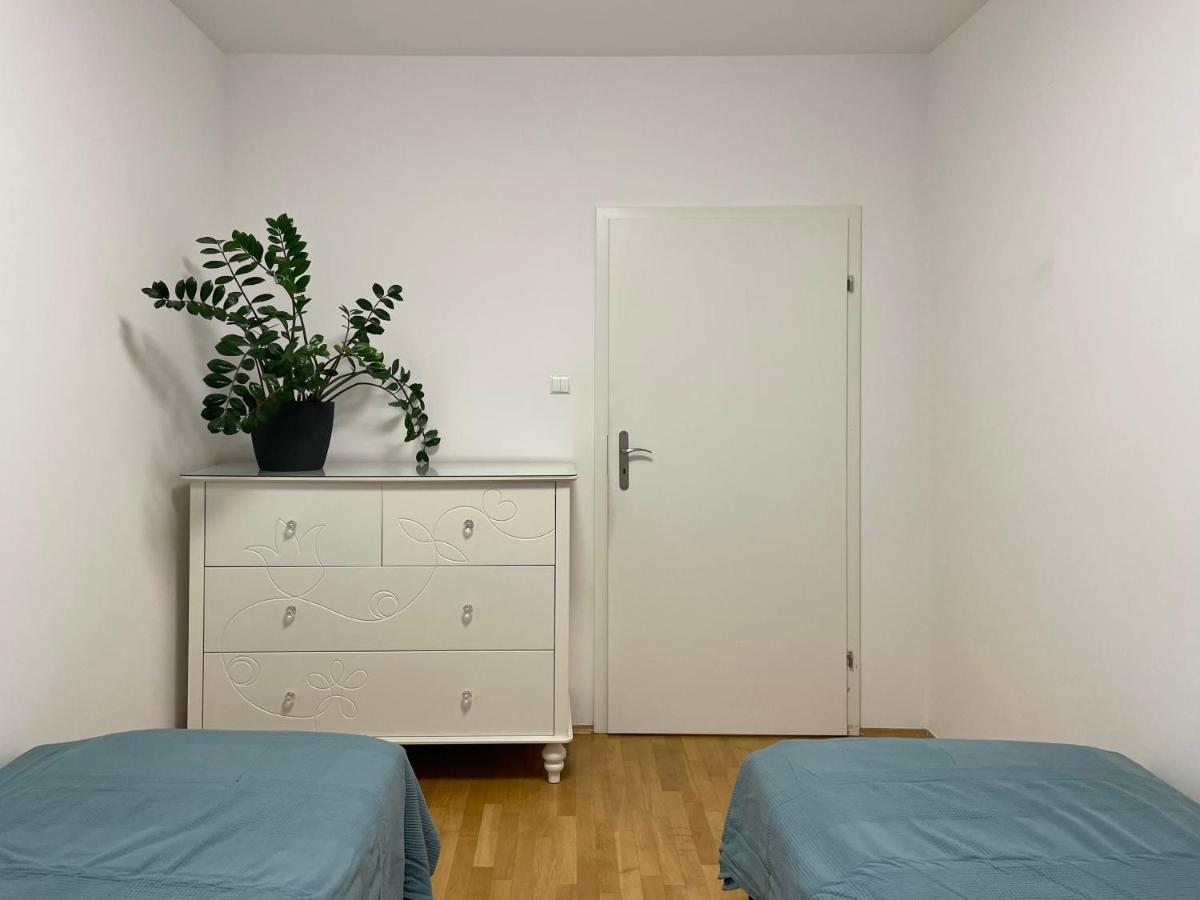 Apartament Przy Atrium Okolice Stacji Metra Rondo Onz 华沙 外观 照片